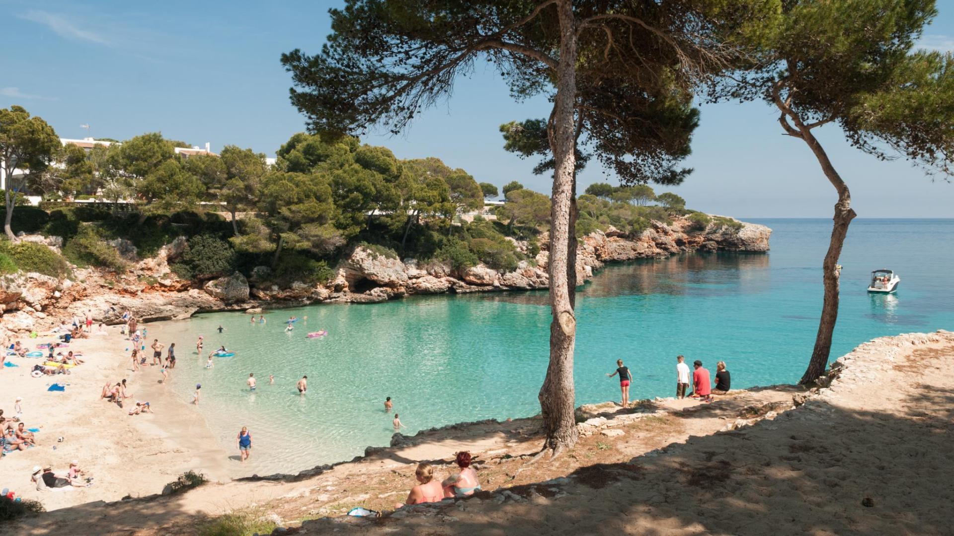 卡拉达沃65 西班牙埃斯梅拉達海灘(cala de esmeralda beach)8.