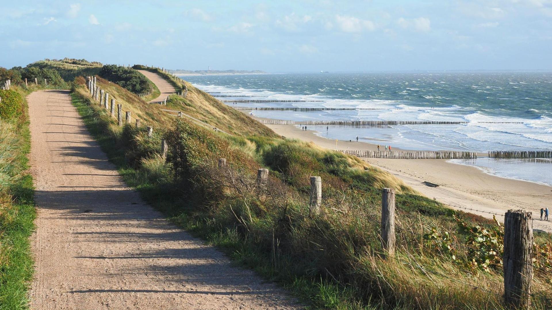 夏日的韦斯特卡佩尔海滩 - 全球精彩海滩目的地之一